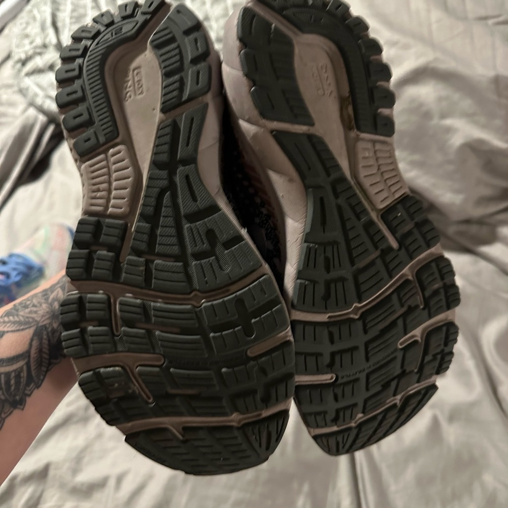 Woman’s Brooke’s running shoes